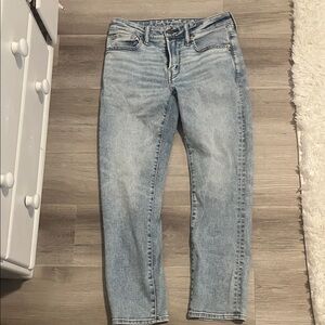 American Eagle Outfitters Light Blue Cropped Jeans